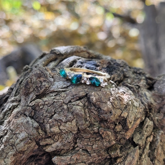 Gold Toned Gemstone Ring - Picture 2 of 6